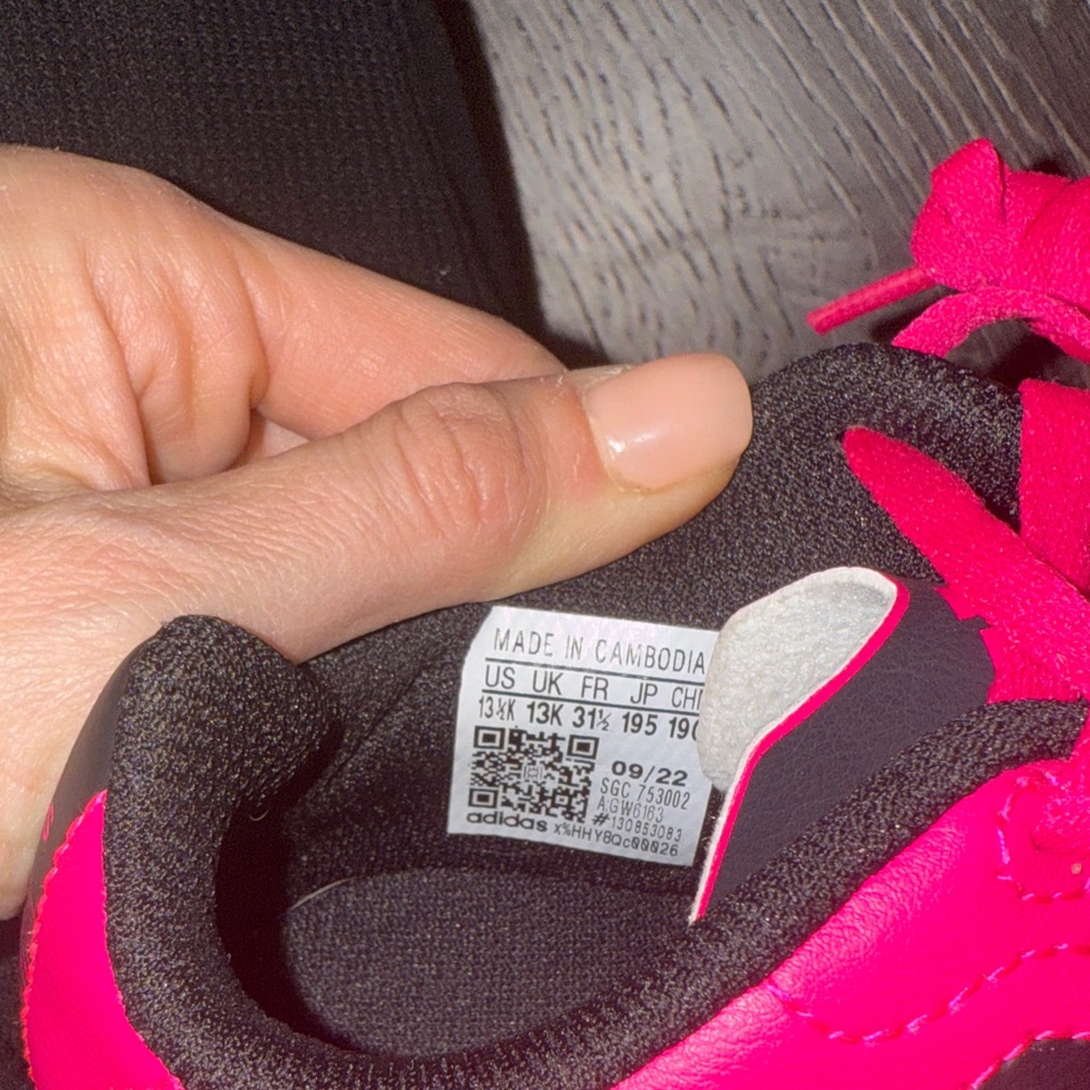 New Adidas kids Neon Pink Soccer Shoes soccer cleats sz 13.5 - Picture 6 of 6